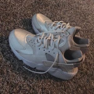 Woman’s air huarache run